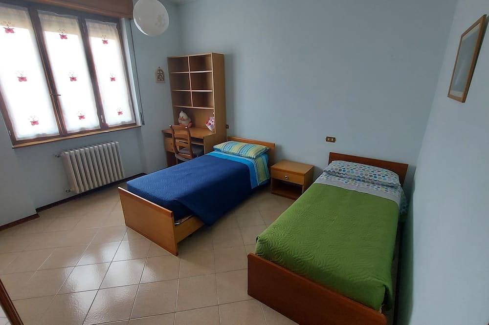 Foto 3 von 14: Magic Lake View - Spacious apartment 5 minutes from the beach