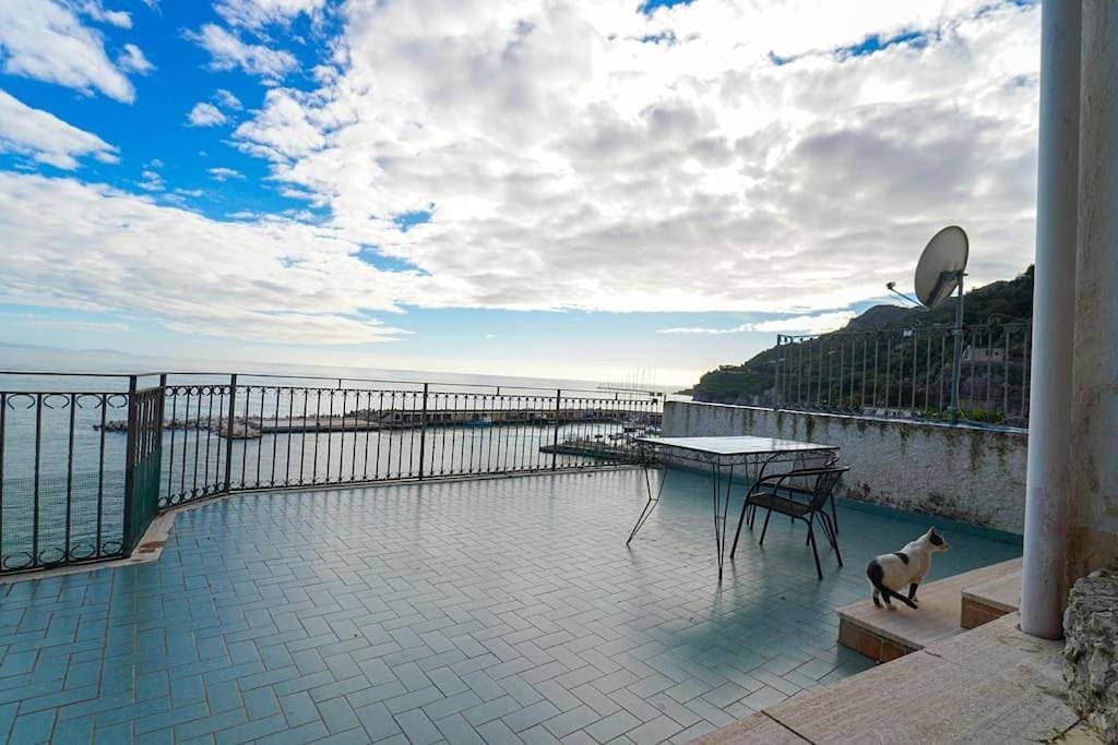Casa panoramica con terrazzo 1