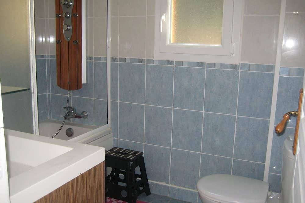 Foto 5 von 16: ---- Holzchalet ----