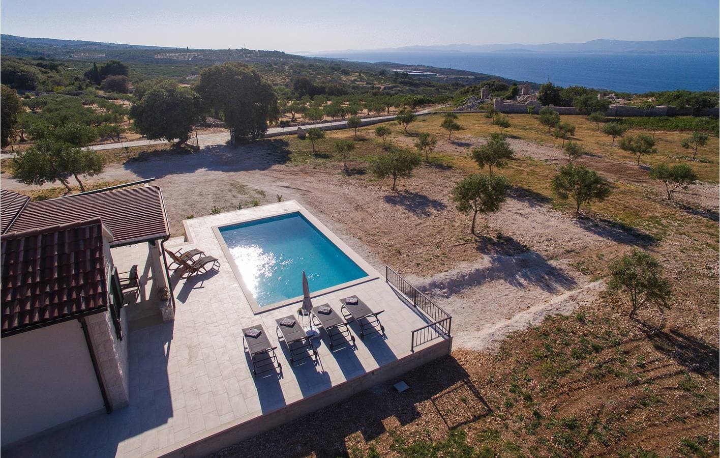 Foto 8 von 50: Gemütlich, nur 1,5 km vom Strand entfernt: Pool, WLAN, Terrasse und Parkplatz inklusive!