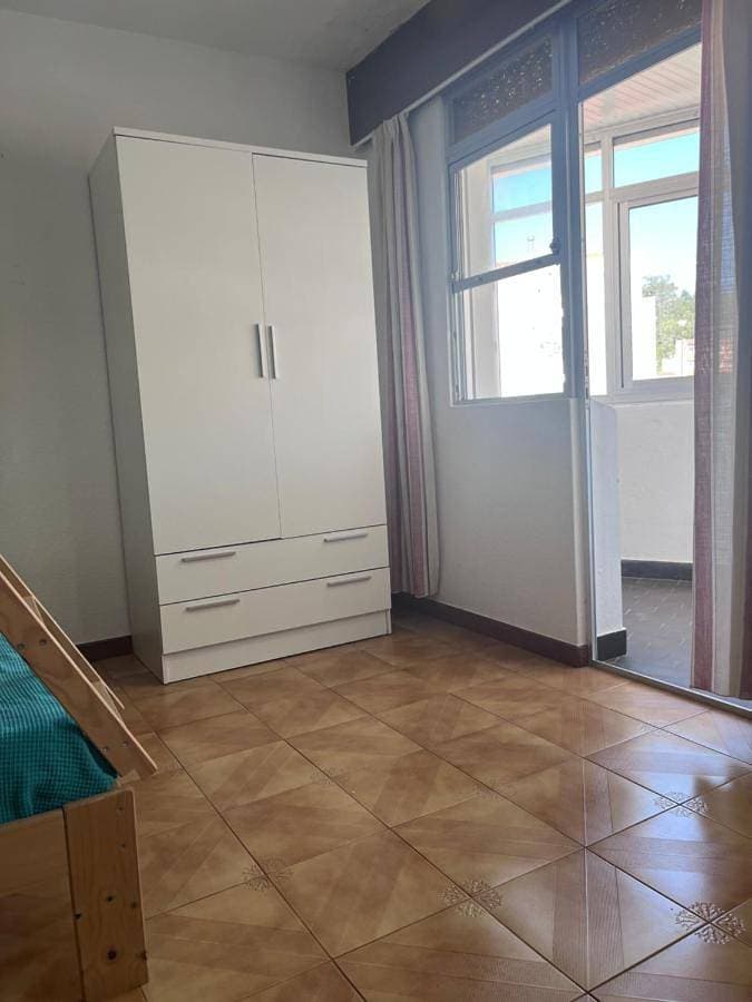 Foto 3 von 13: Double Room with Shared Bathroom