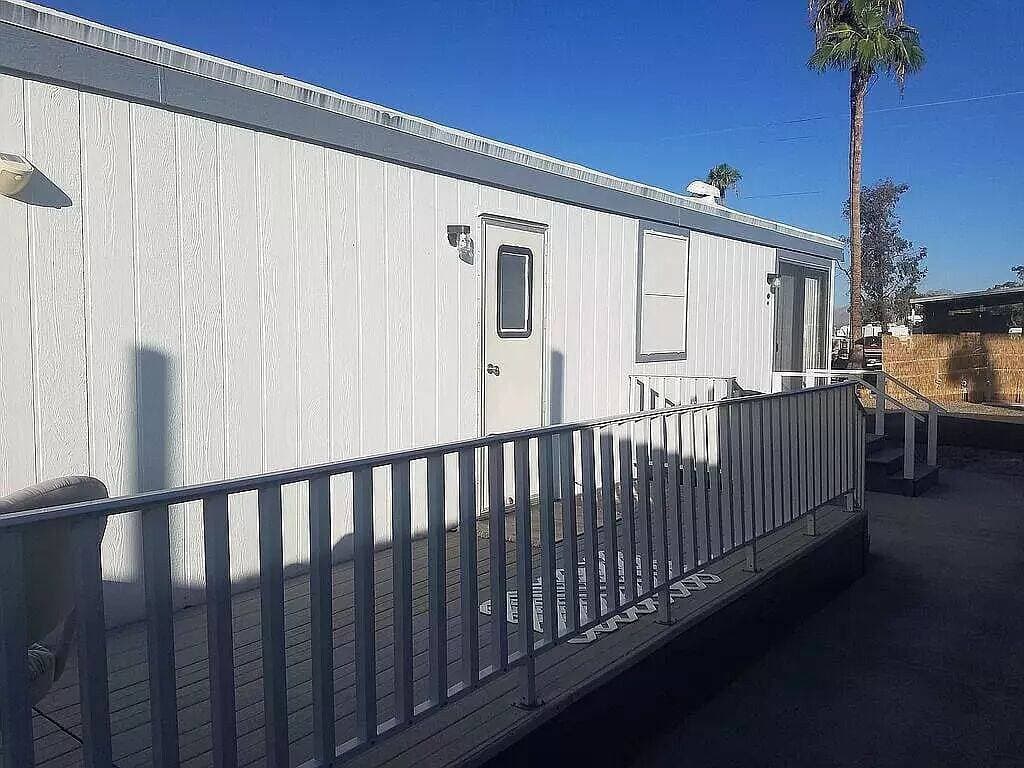Foto 6 von 11: Lake Havasu Cabin on Island w/Boat Launch Ramp