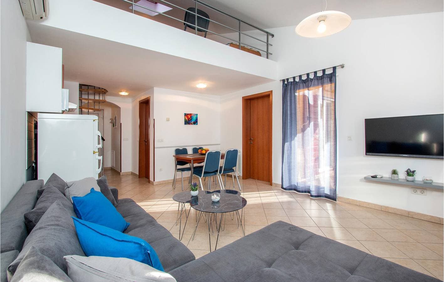Foto 3 von 24: Charmante 61 m² große Wohnung mit Pool und Terrasse, 1,5 km vom FKK-Strand entfernt