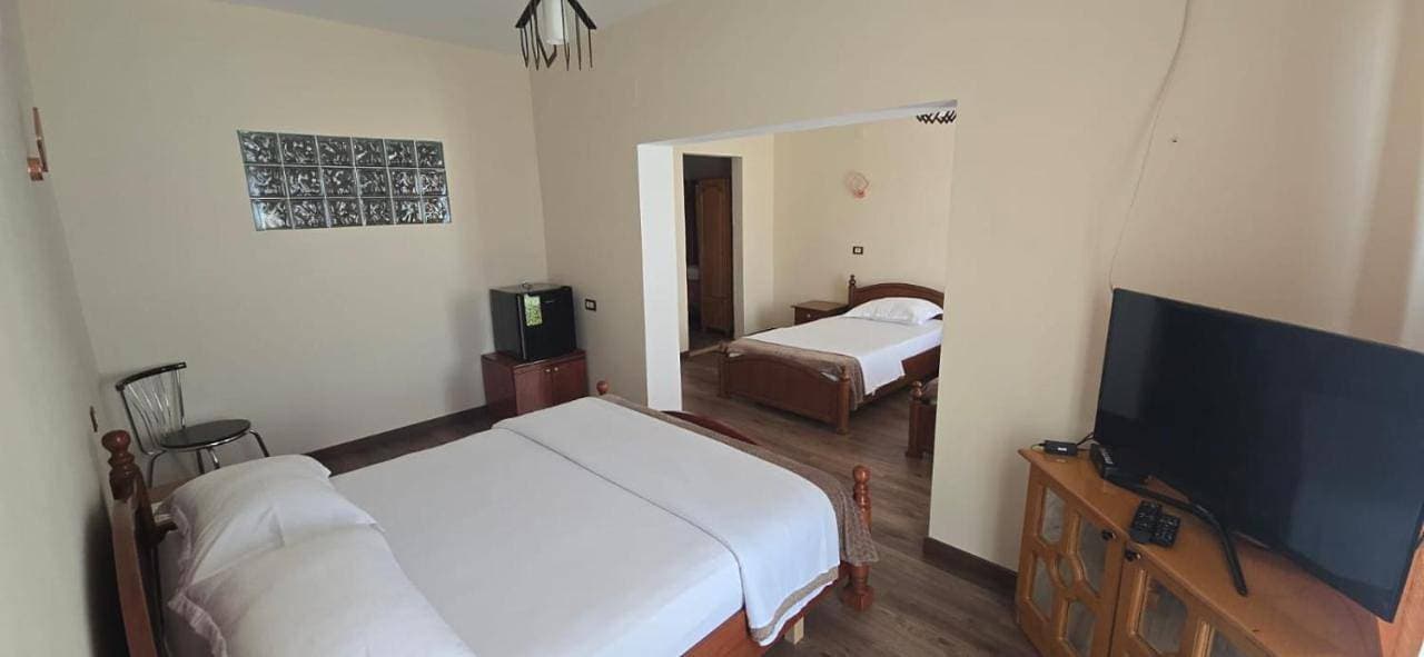 Foto 6 von 9: Quadruple Room with Lake View