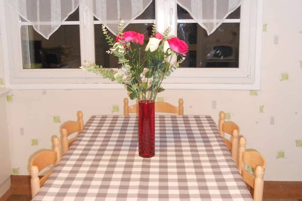 Foto 12 von 24: Wohnung F3: 85 m2 mit 2 Schlafzimmern, Wohnzimmer, Küche, Badezimmer ...