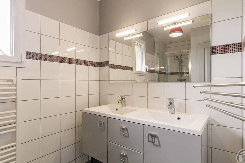 Foto 9 von 21: ZeitgenÃ¶ssische Villa mit Meerblick - Pers.