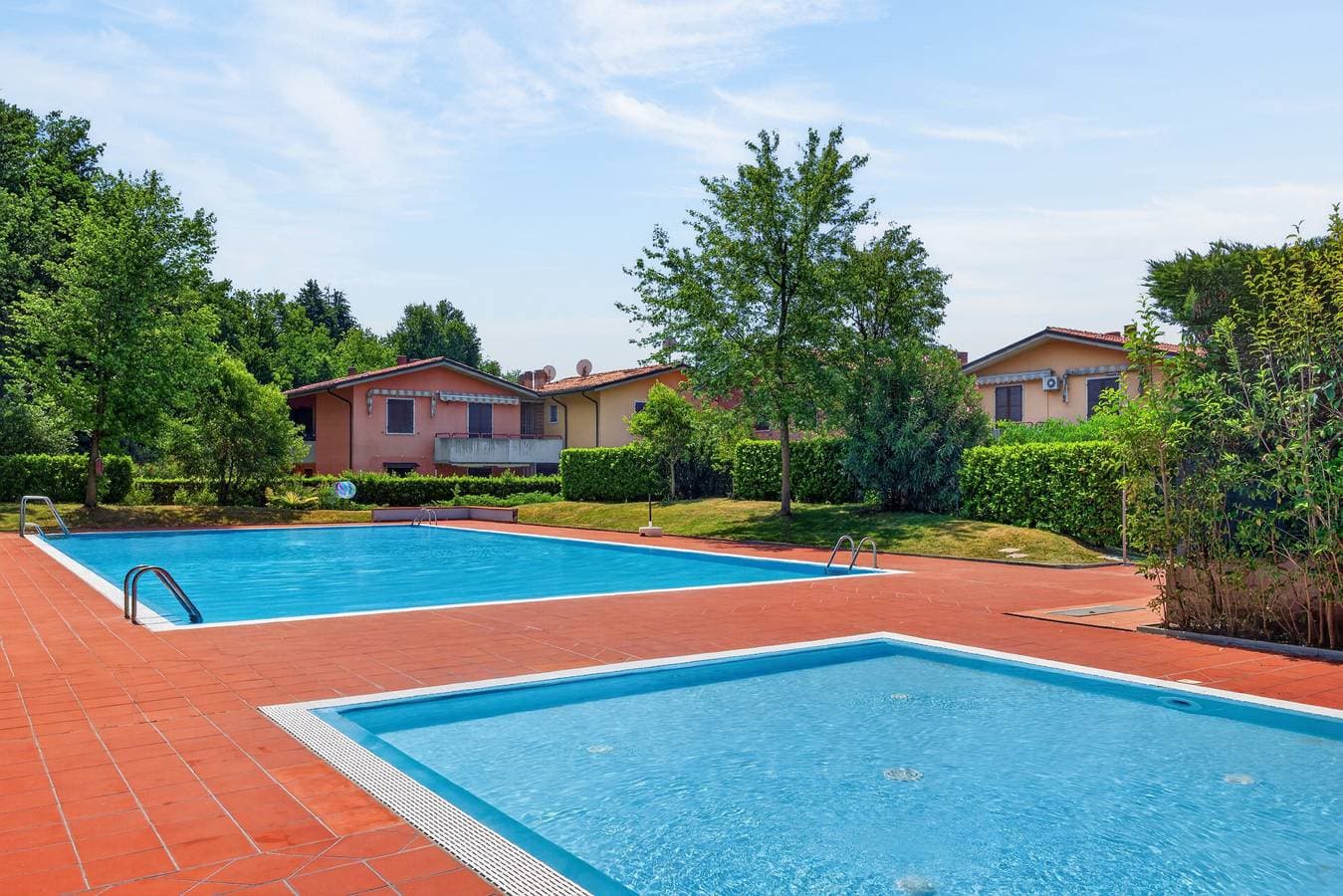 Foto 3 von 36: Regarda - Golden House renovierte Wohnung mit Pool