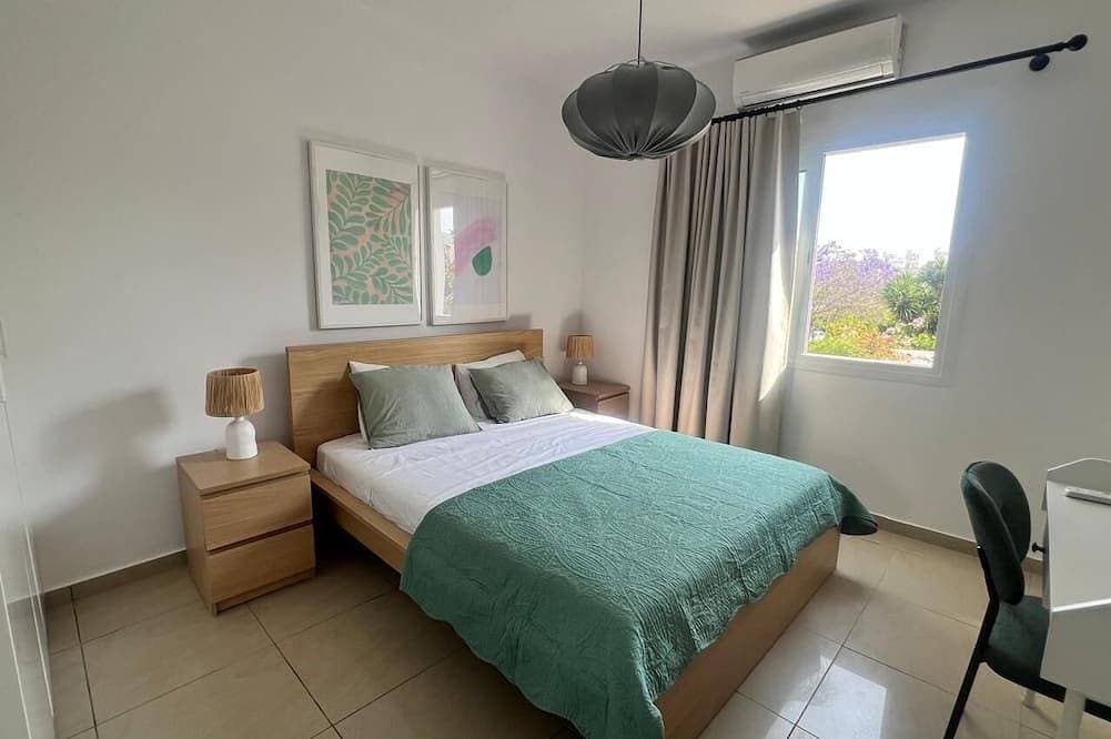 Foto 2 von 28: Stylish  1/bdr central apart near the beach