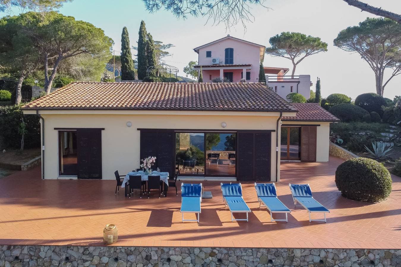 Foto 5 von 54: Villa für 8 Personen mit Terrasse