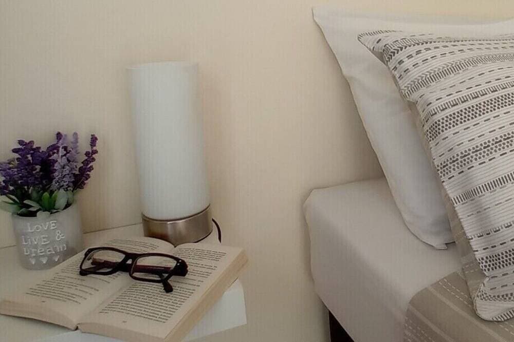 Foto 8 von 15: Kato Paphos Suites - Gf Studio Apartment. Pool View, Wi-Fi, a/c. Great Location