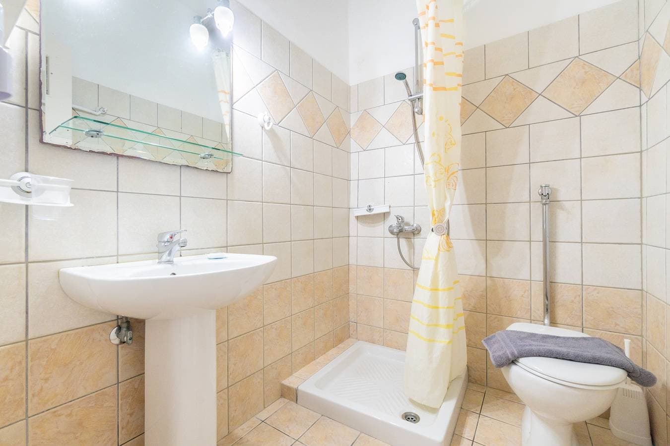 Foto 11 von 21: Einzimmerapartment 'Angelina 1' mit Bergblick, WLAN und Klimaanlage