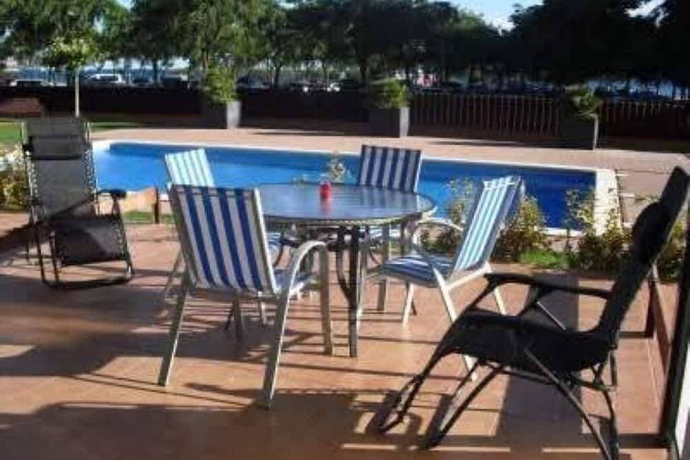 Apartment for 4 people on the seafront in Roses 1
