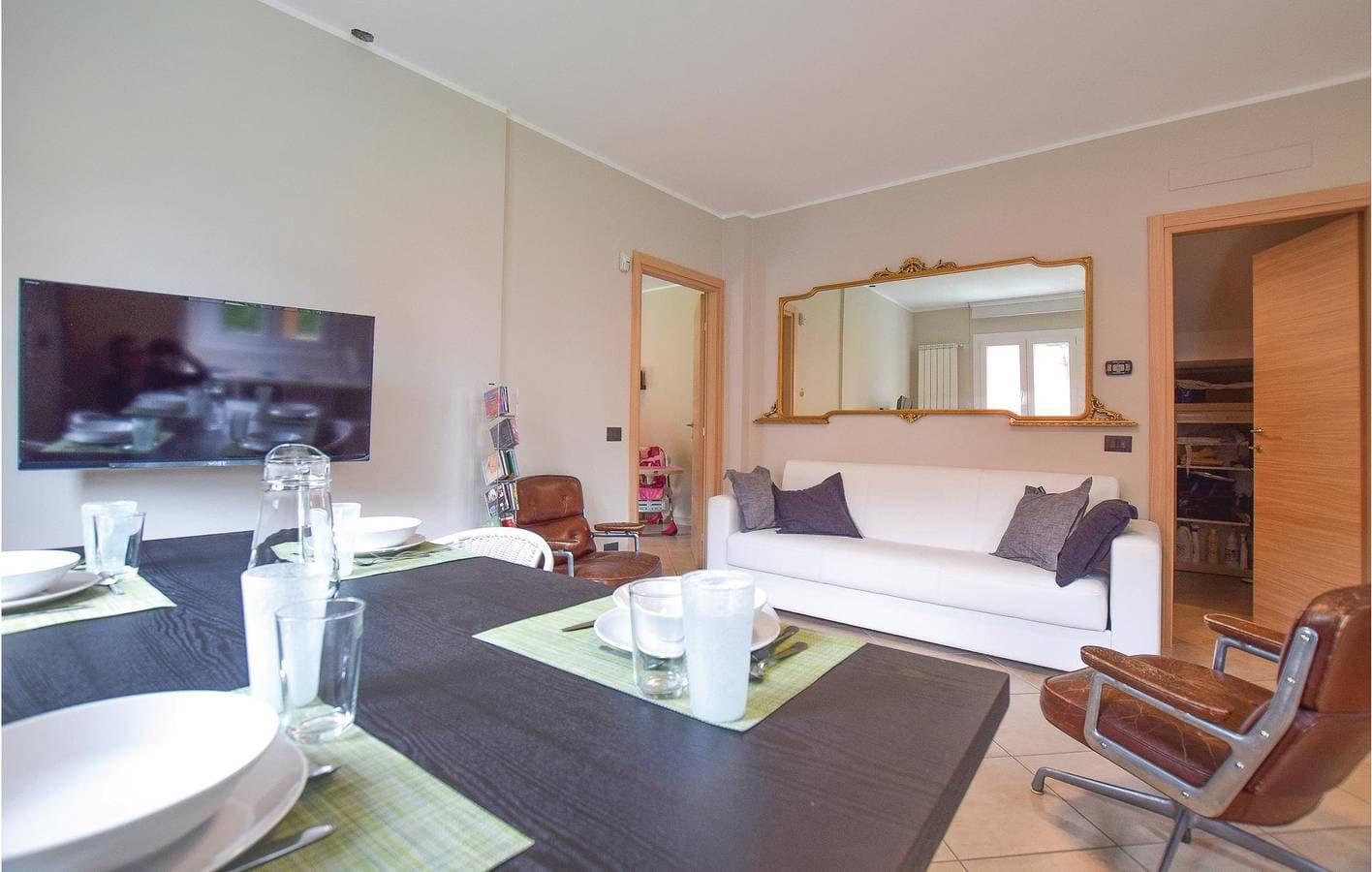 Foto 3 von 19: 110qm Wohnung mit WiFi, Parkplatz und Terrasse in Cisano!
