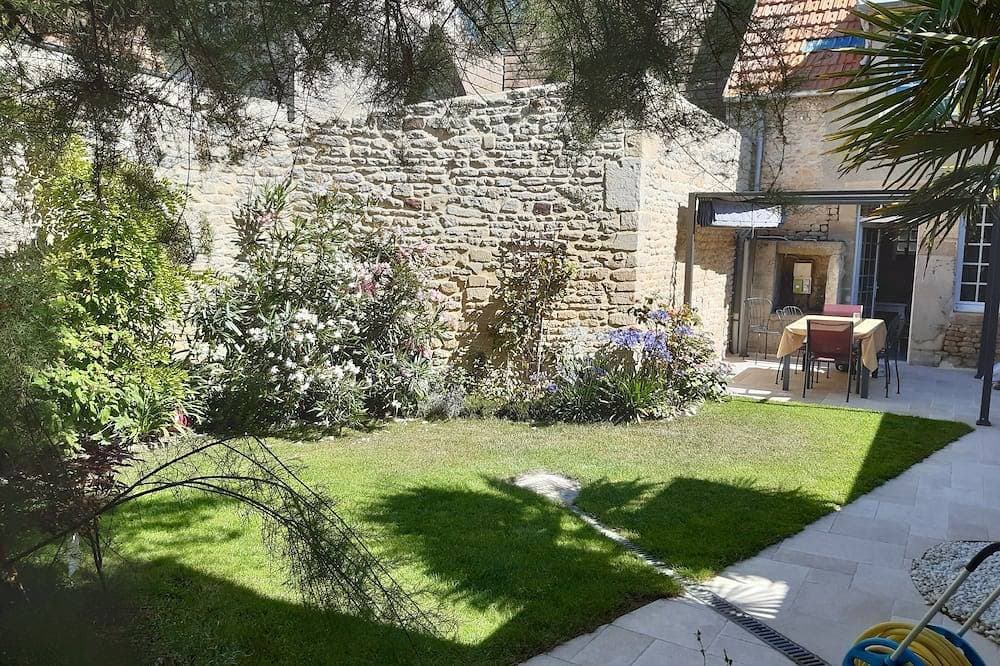 Charming house in a quiet location, 300 m from the sea 1