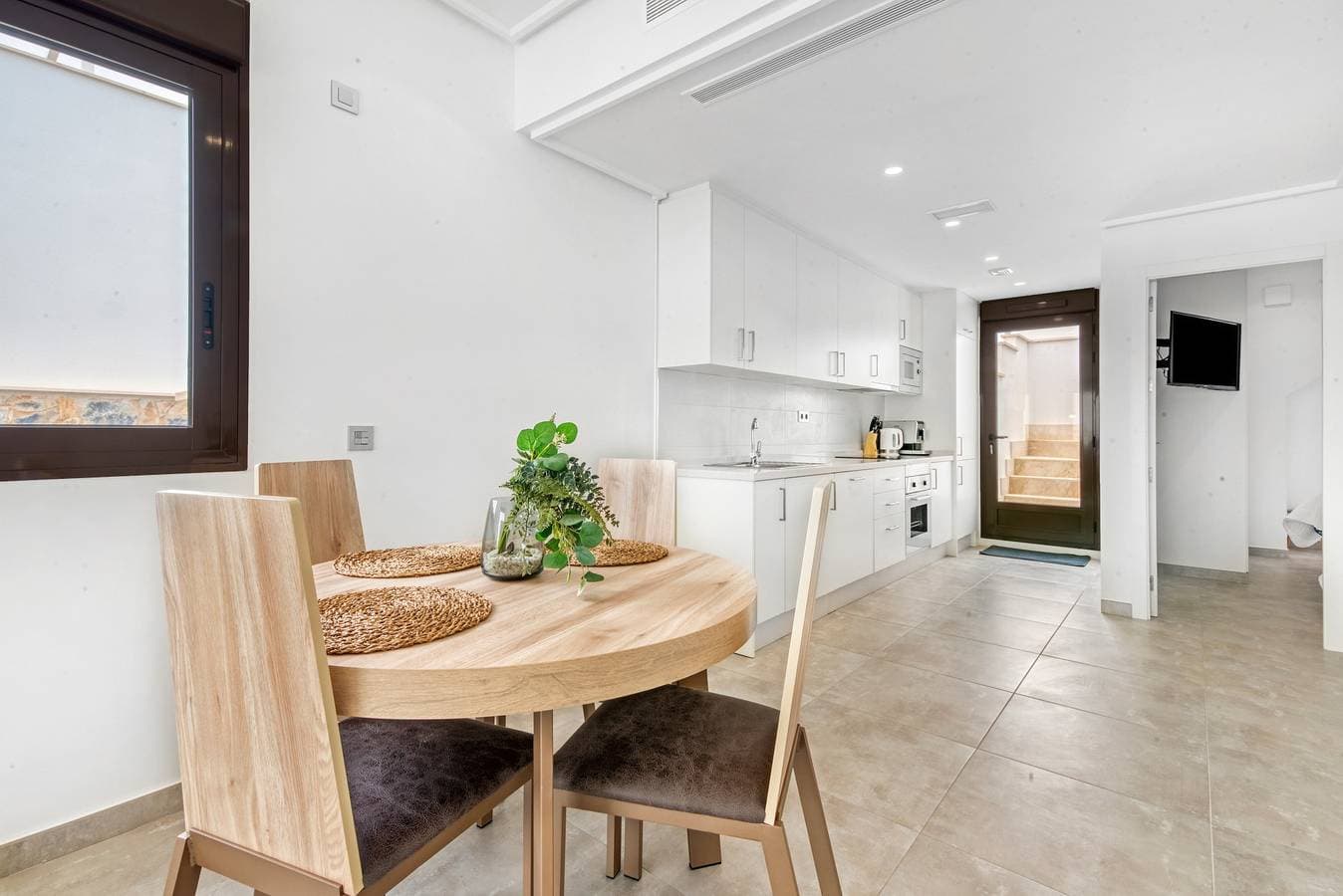 Foto 6 von 25: Ferienwohnung 'Porto Marina Dorf' mit Gemeinschaftspool, WLAN und Klimaanlage