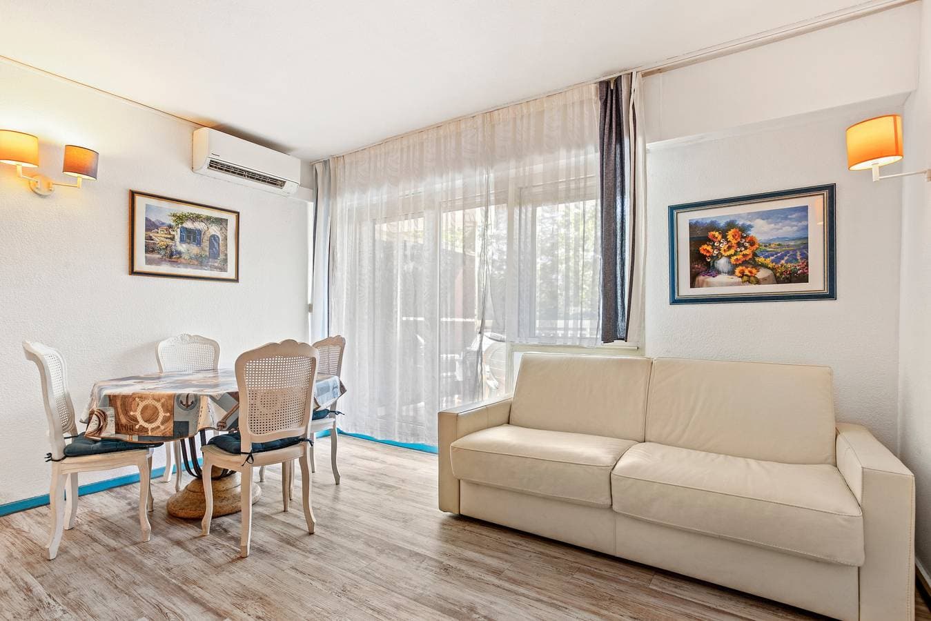 Foto 2 von 24: Einzimmerapartment 'Les Parfums De Mimosas' mit privater Terrasse und Klimaanlage