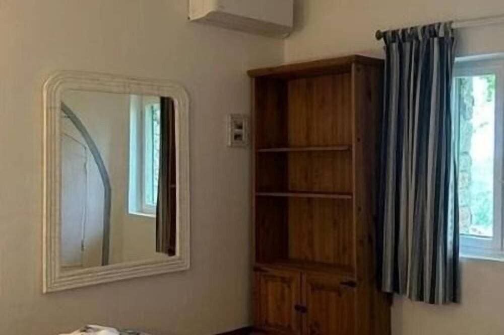 Foto 3 von 25: Provencal house with private pool sleeps 4