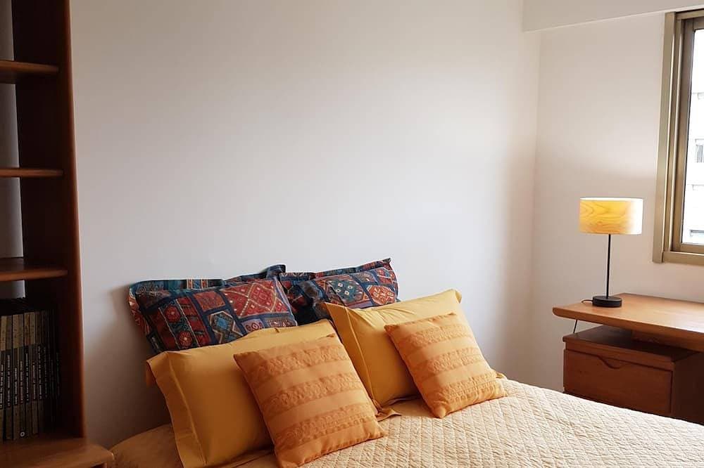 Foto 9 von 30: Renovierte Wohnung 2018; Balkon mit Blick aufs Meer, drei Zimmer (76m2), privater Park