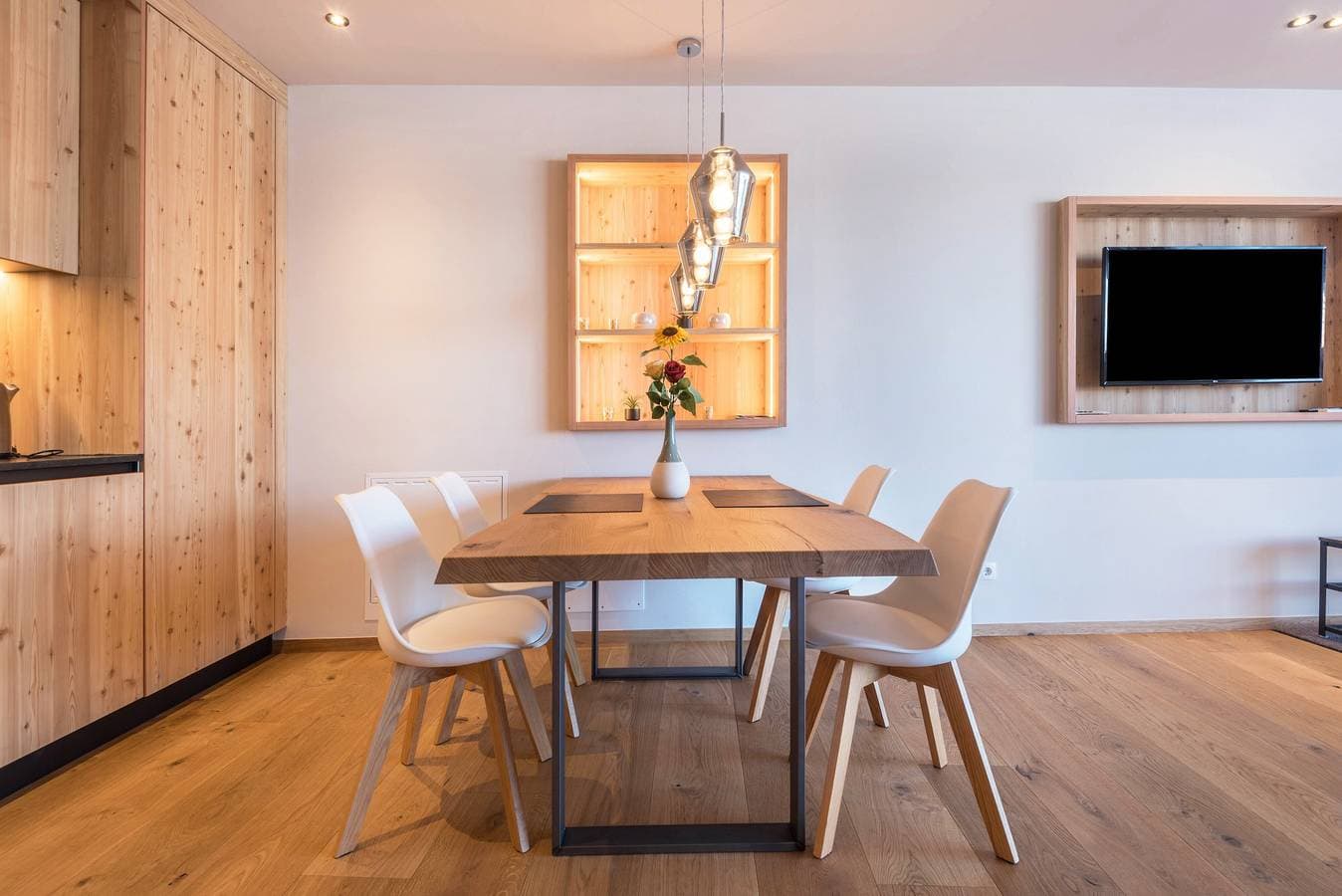 Foto 8 von 32: Ferienwohnung "Aura Chalets No 3" mit Bergblick, WLAN & Garten