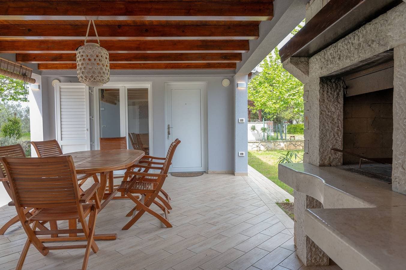 Foto 9 von 30: Peroj Terrace House by the sea
