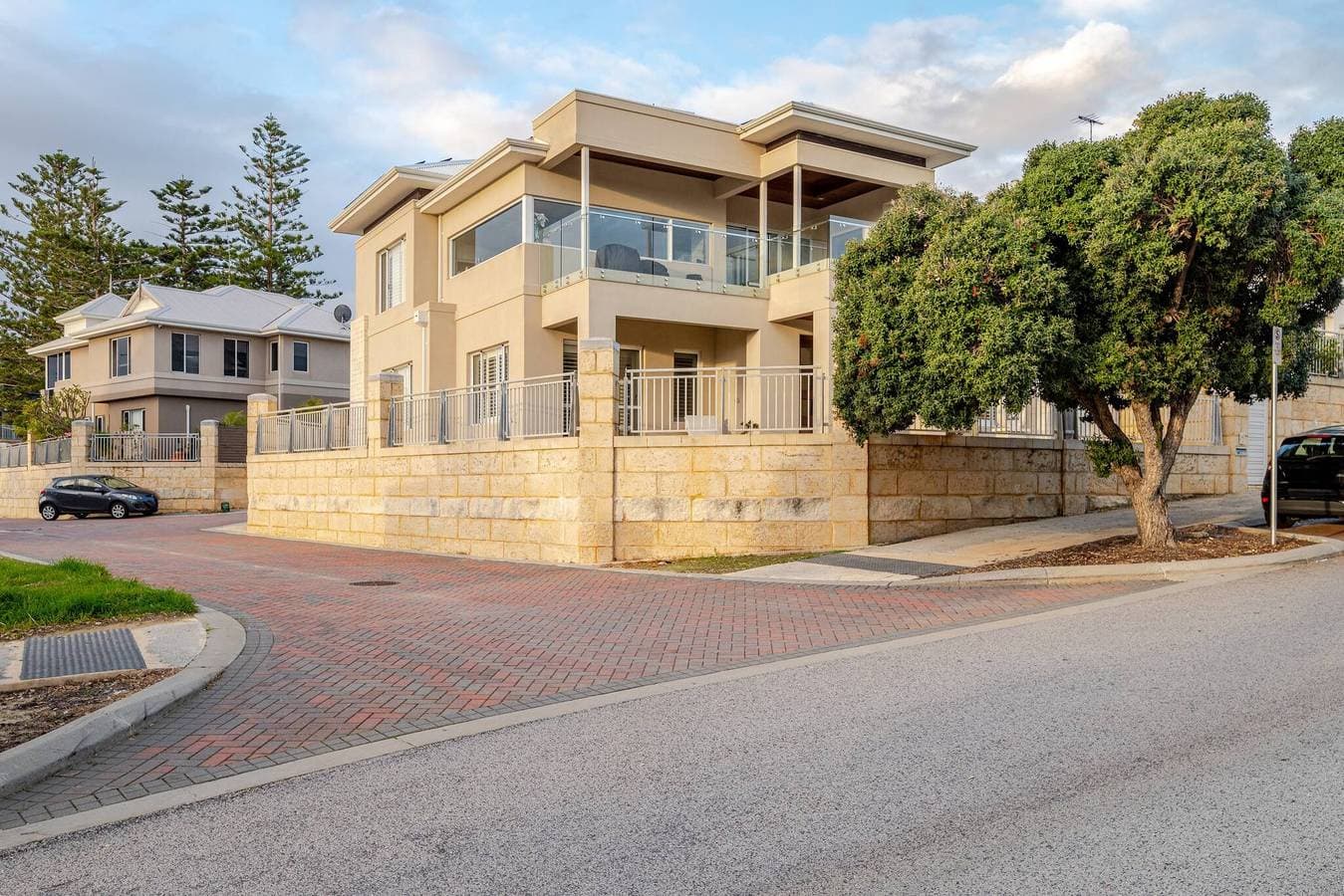 Foto 4 von 58: In der Mindarie Marina gelegen, ein Luxushaus in perfekter Lage