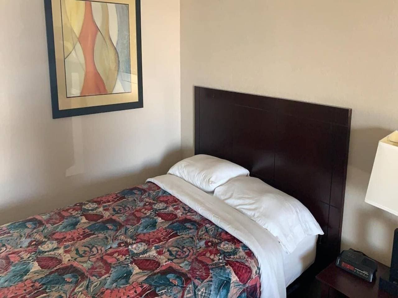 Foto 10 von 14: 1 Queensize-Bett | Nichtraucherzimmer