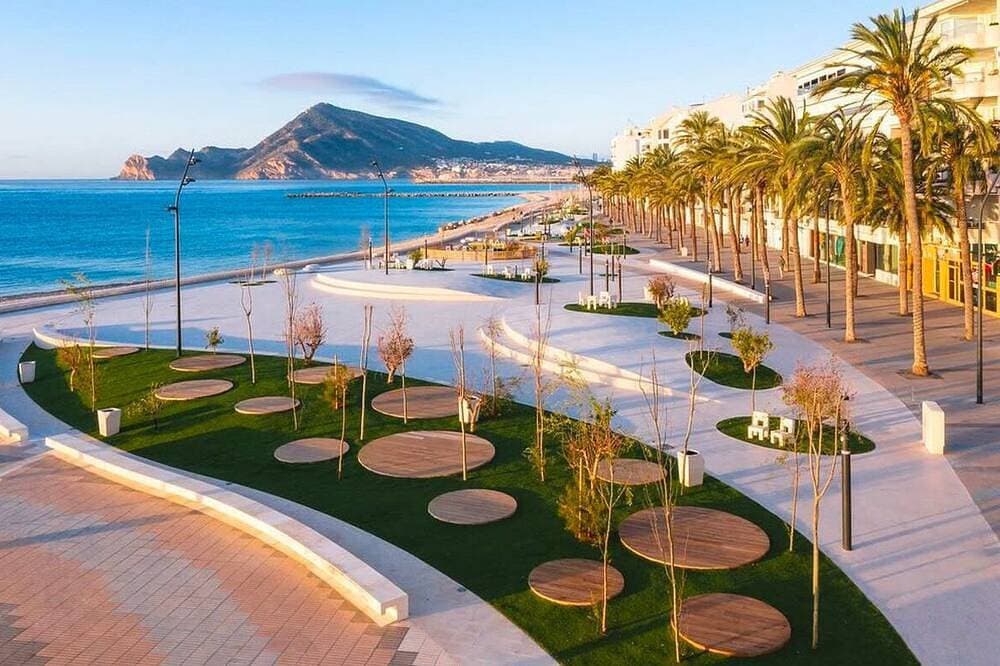 Altea beach, spacious 3 bedroom apartment, sea front 1