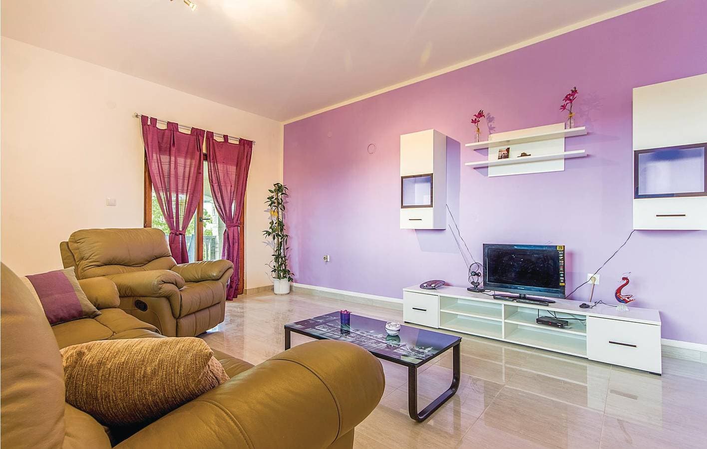 Foto 4 von 32: Reizende 1-Zimmer-Wohnung mit Pool, in der Nähe von Restaurants und dem Stadtzentrum