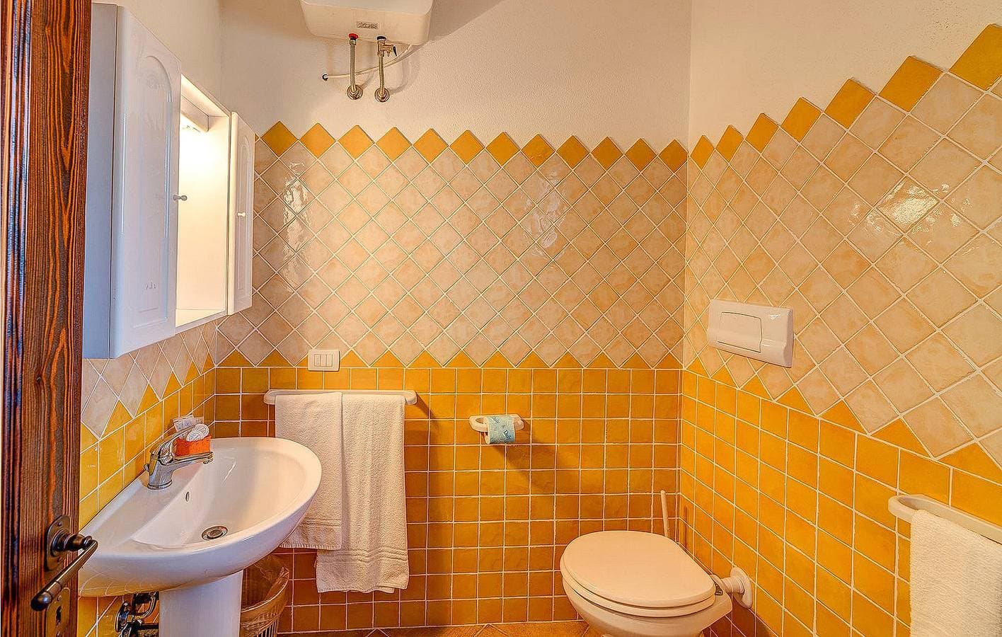 Foto 12 von 17: Li Junchi Ferienwohnung mit Pool & Parkplatz