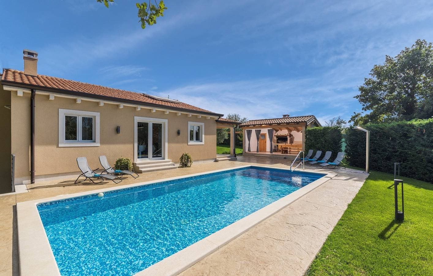 Villa Terezija bei Tinjan zu vermieten 1