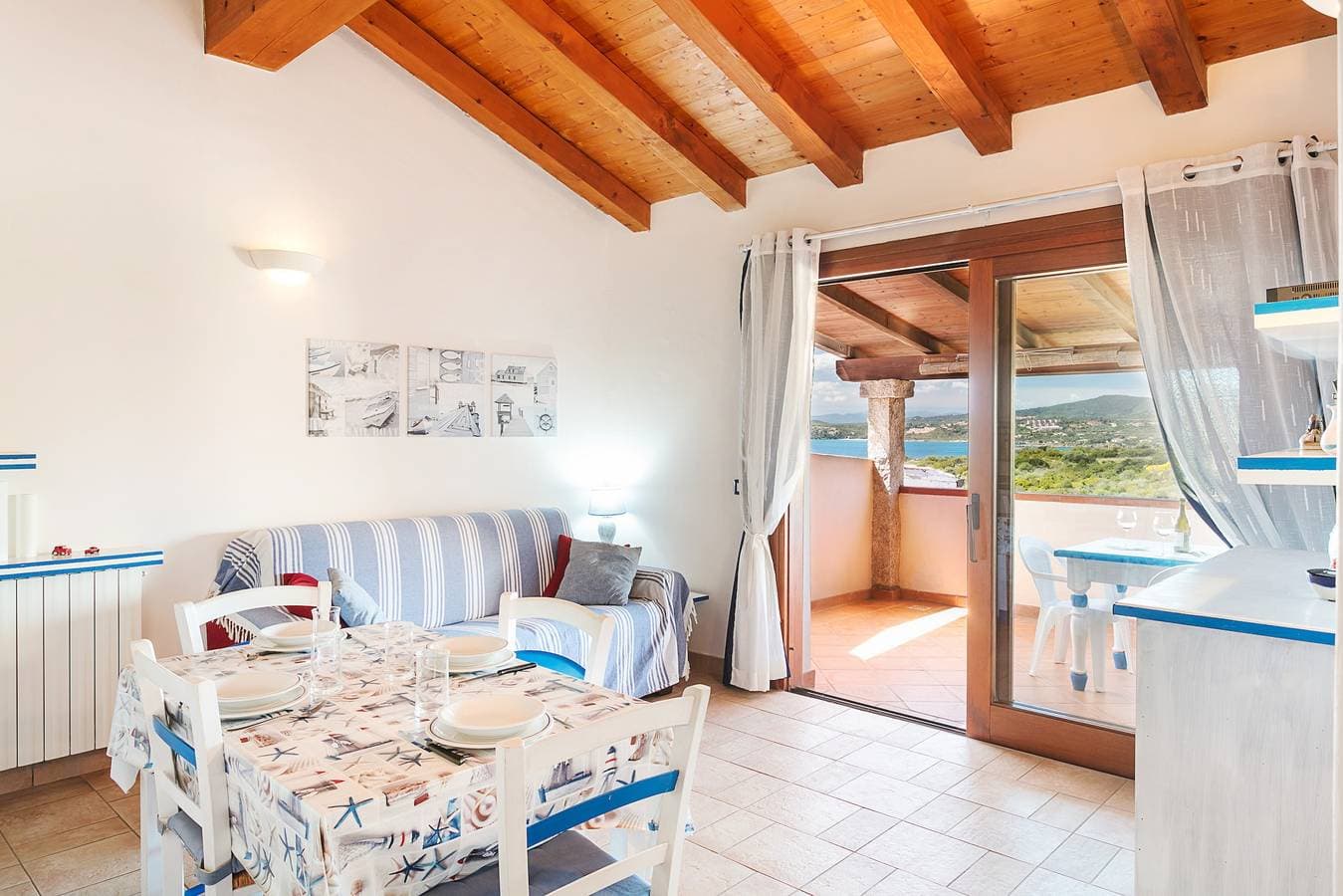Foto 3 von 28: Ferienwohnung mit traumhaftem Meerblick und Balkon; Parkplätze vorhanden