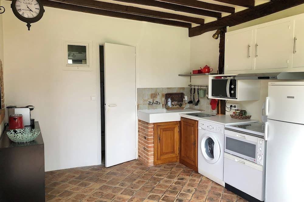 Foto 10 von 18: Renovated bread oven in pretty Normandy property