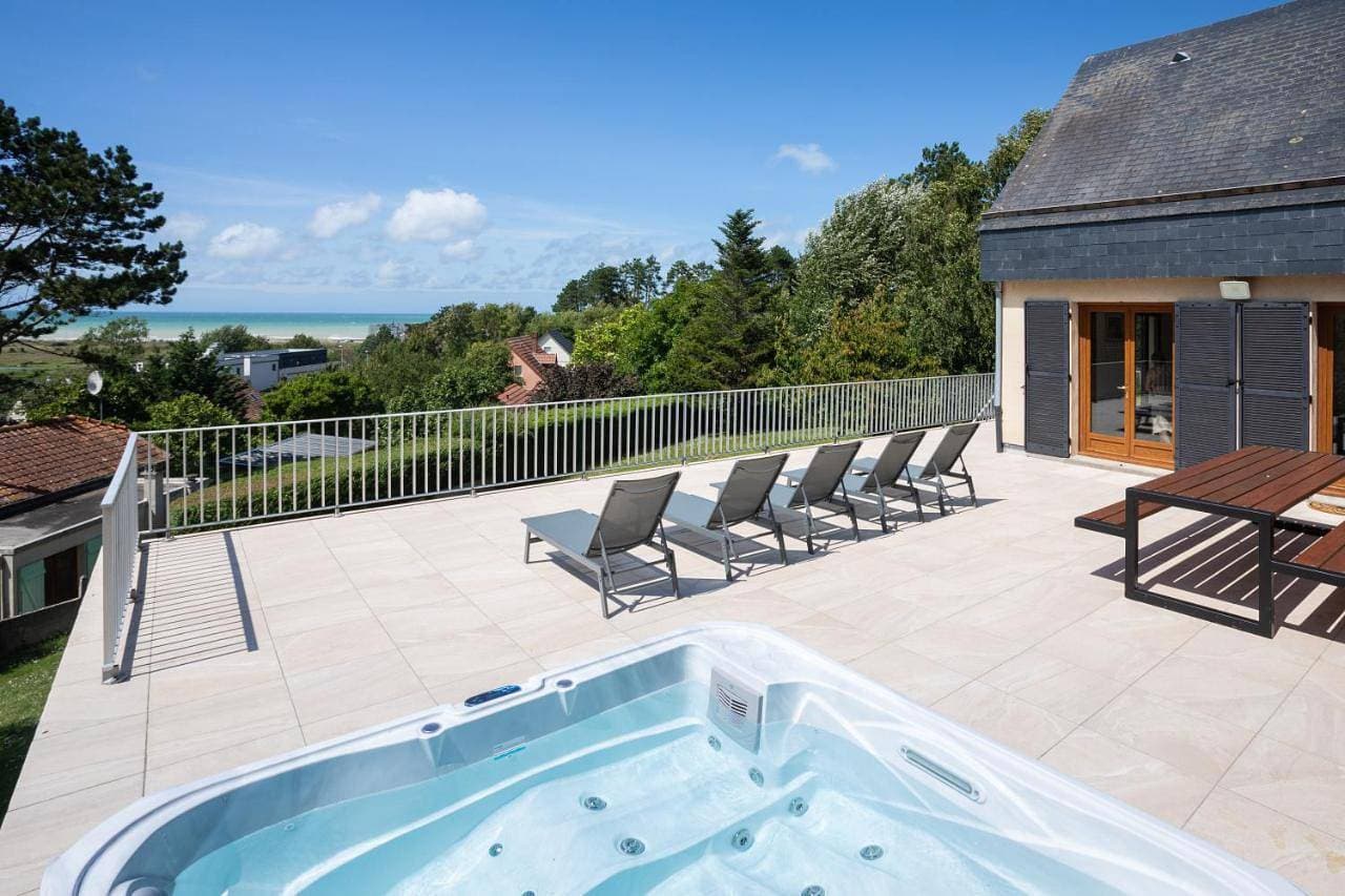 La Villa Maxine, vue mer et spa 1