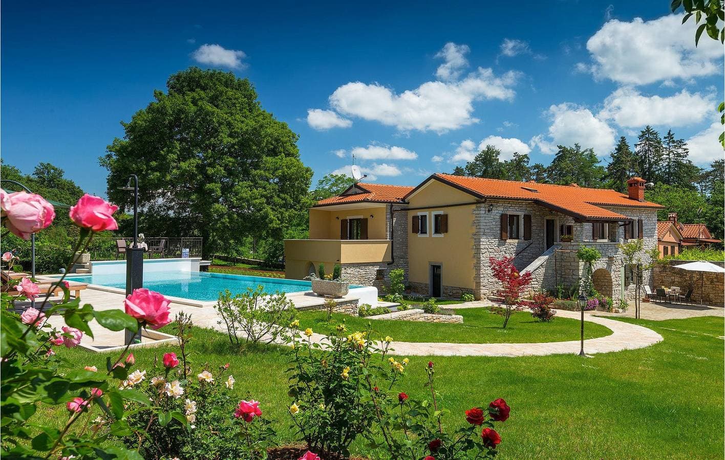 Foto 2 von 61: Gemütliche 2-Zimmer-Wohnung mit Pool, WLAN und Parkplatz in der Nähe von Restaurants
