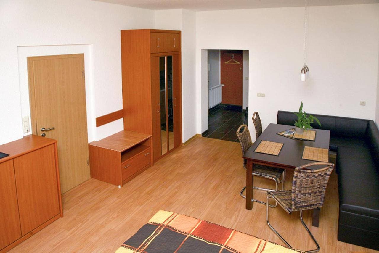 Foto 9 von 14: Two-Bedroom Apartment
