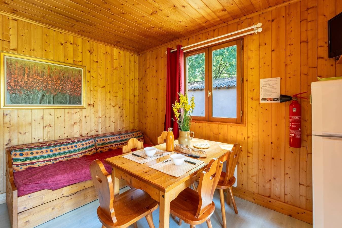 Foto 5 von 28: Chalet 'Gite Lavande' mit Gemeinschaftspool, privater Terrasse und WLAN