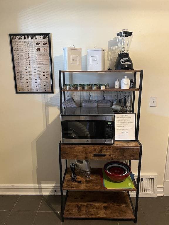 Foto 9 von 25: Stylish, Inviting 2-Br near Logan Square and Wrigley Field