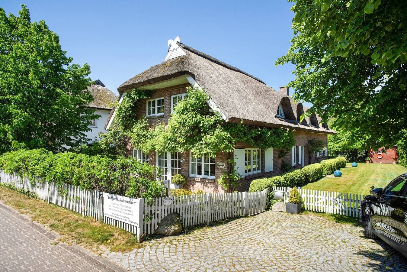 5 Sterne Reetdachhaus Wildröschen 1