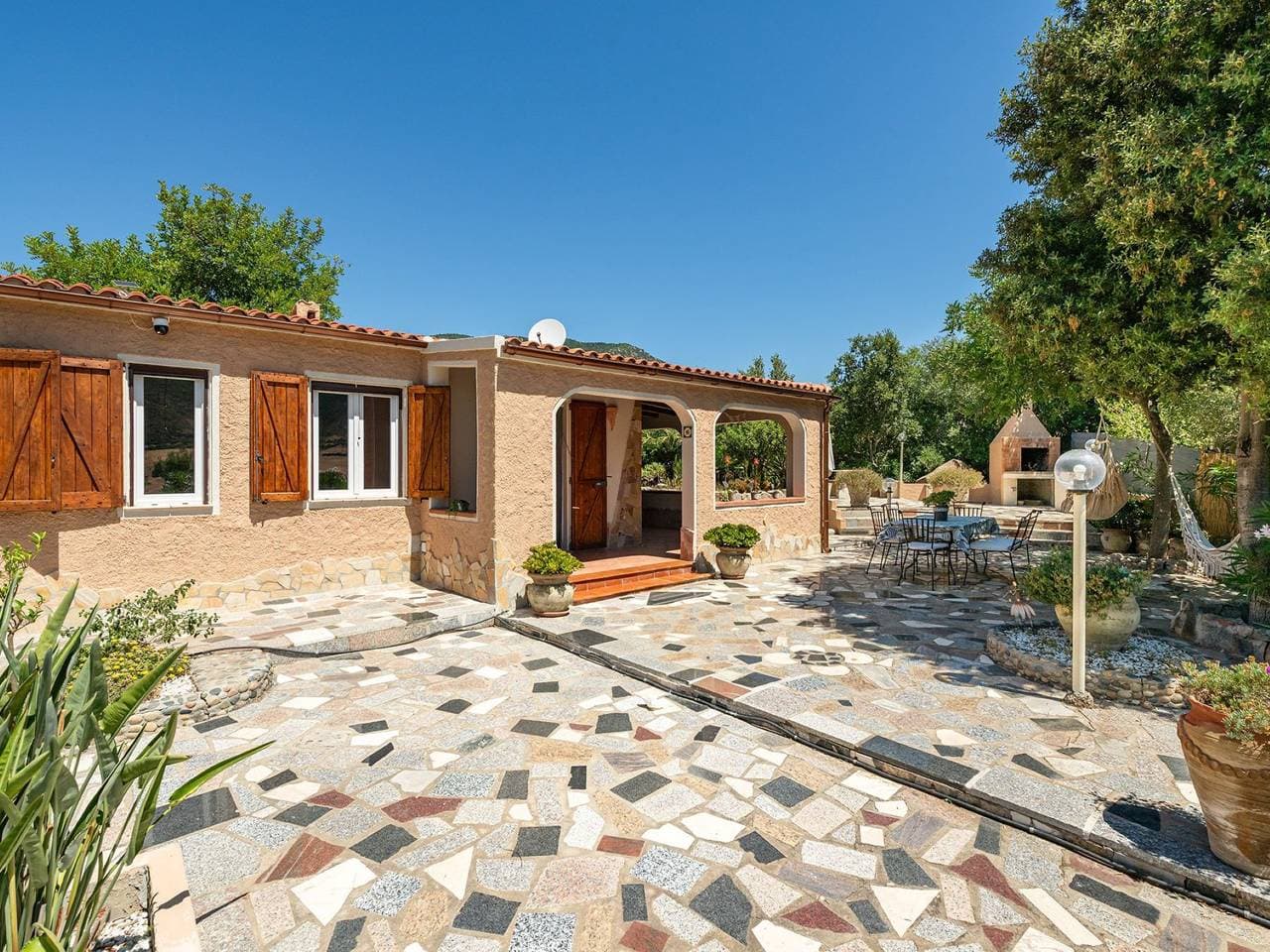 Gemütliche, freistehende, komfortable Villa Doxina 1