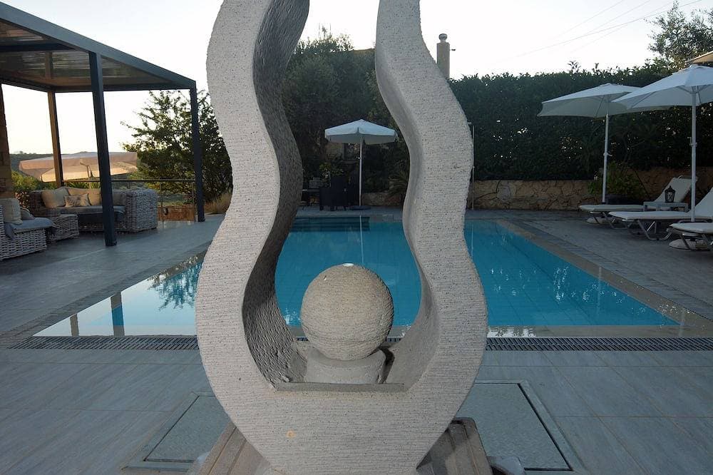 Foto 13 von 30: Charmante Villa mit Panoramablick auf das Meer, 1,5 km von den Stränden entfernt, privater Pool.