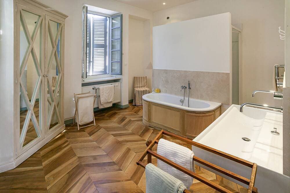 Foto 10 von 30: Apartment-Deluxe-Ensuite-Bergblick-Le Balcon