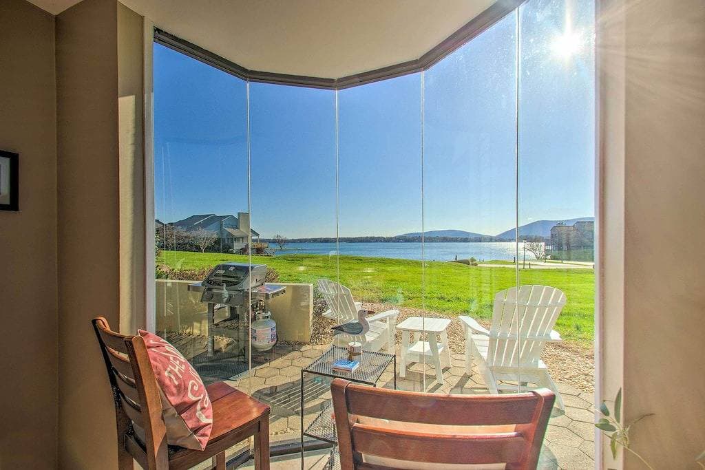 Foto 5 von 36: Sun-Filled Condo w/ Smith Mountain Lake Views