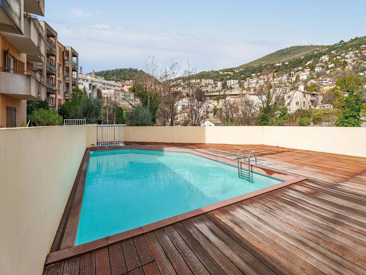 Apartment in Grasse mit Poolblick 1