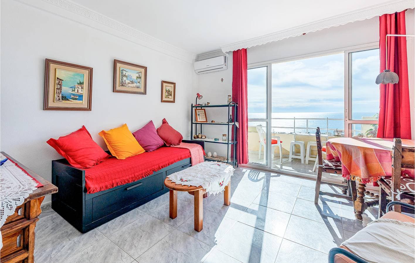Foto 5 von 26: Appartement mit Meerblick: Pool, Terrasse, AC & WiFi