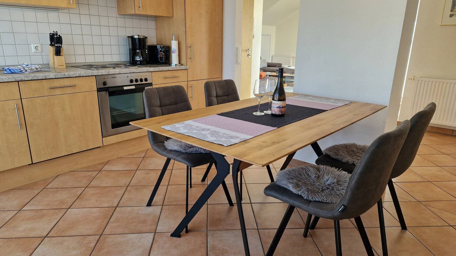 Foto 11 von 34: Ferienwohnung 'Haus Sonnenseite Pfänder' mit Bergblick, Balkon und Wi-Fi