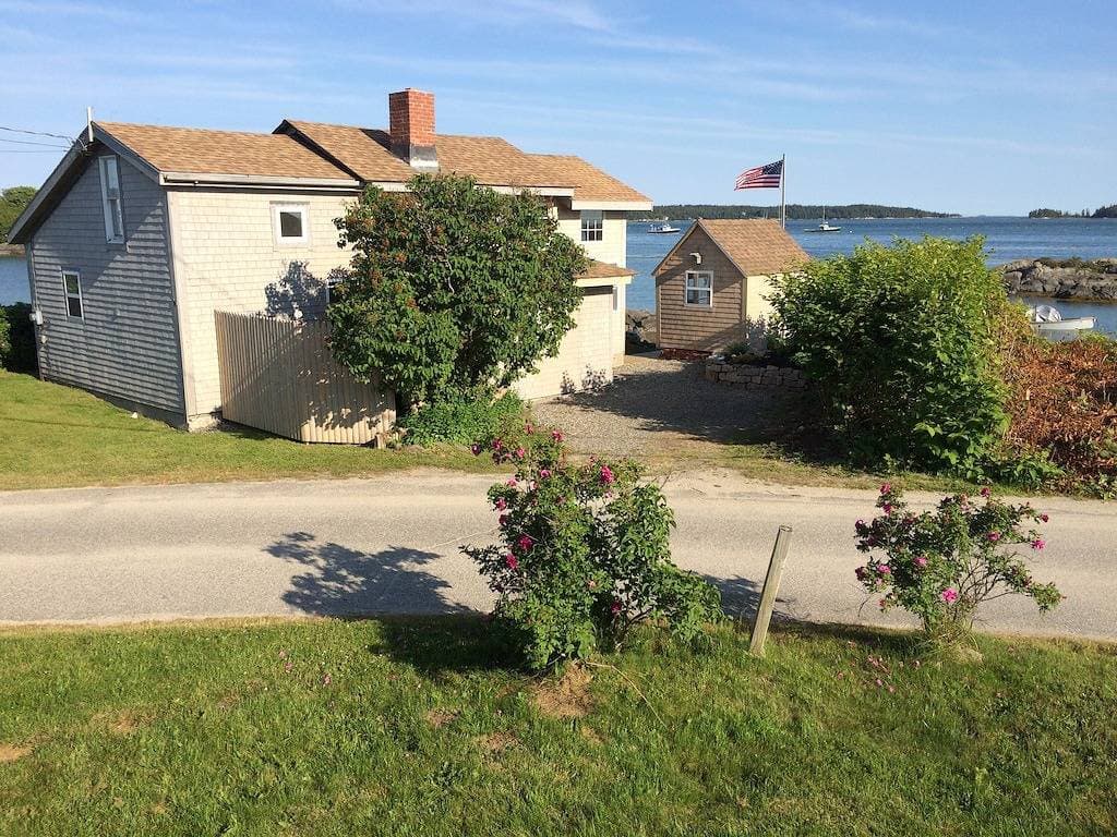Wunderschön renoviertes Cottage am Meer mit spektakulärer Aussicht .. 1