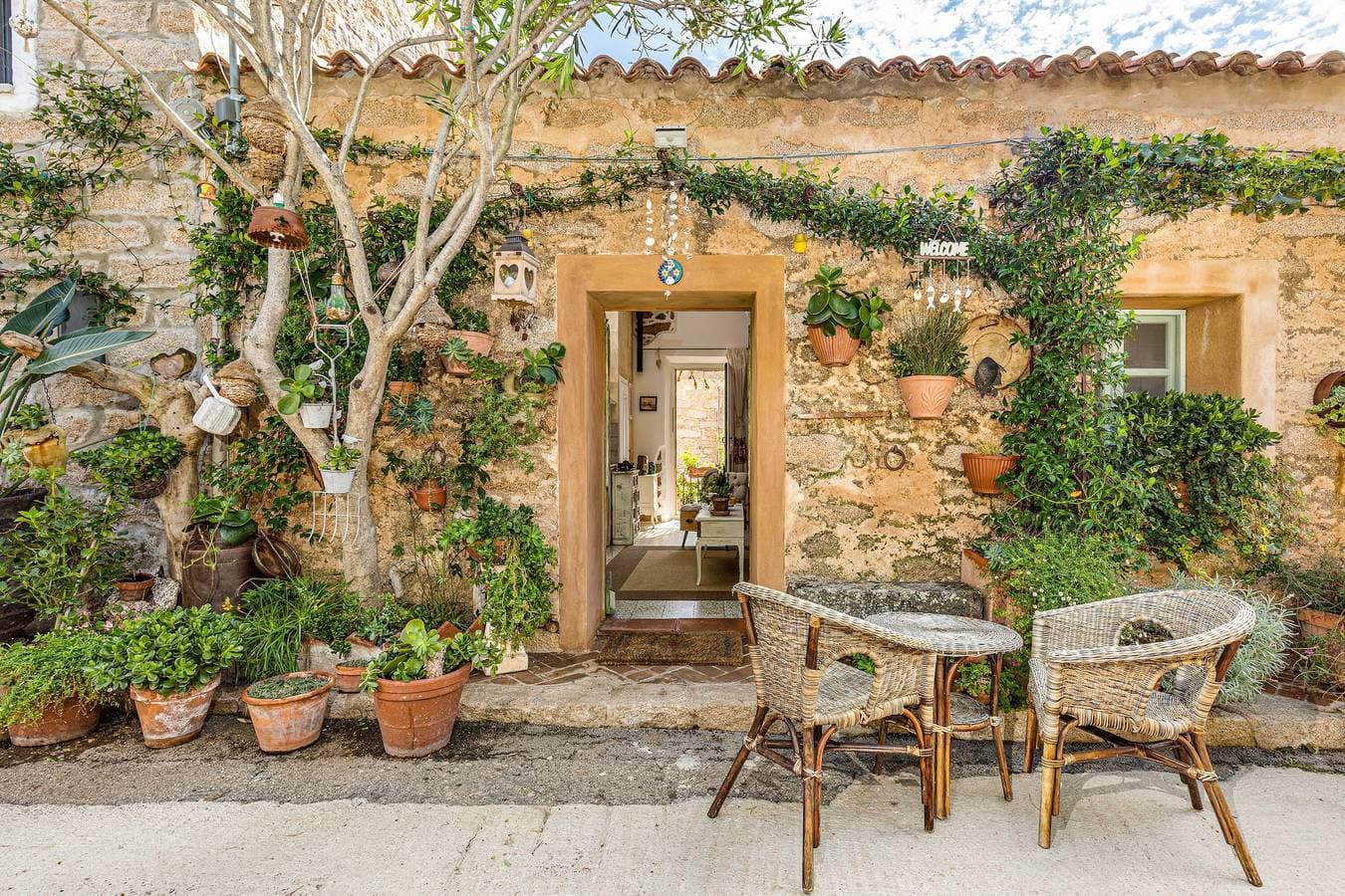 Foto 4 von 23: Charmantes Ferienhaus "Tipica casa a San Pantaleo" in zentraler Lage mit Balkon