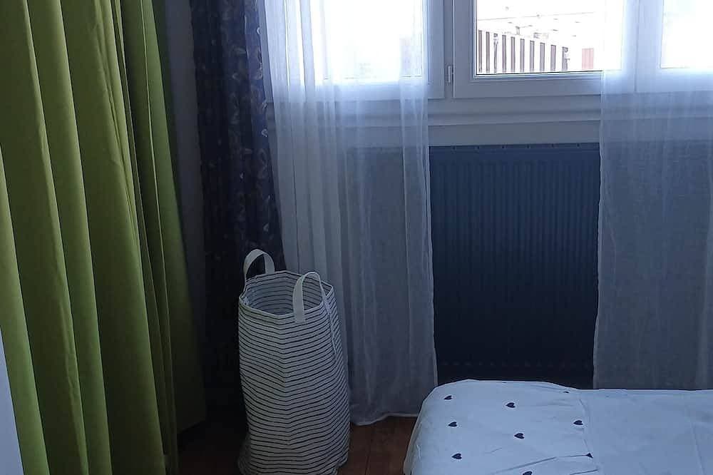 15 Min From Gare Pardieu, Single Rooms In Apartment 1