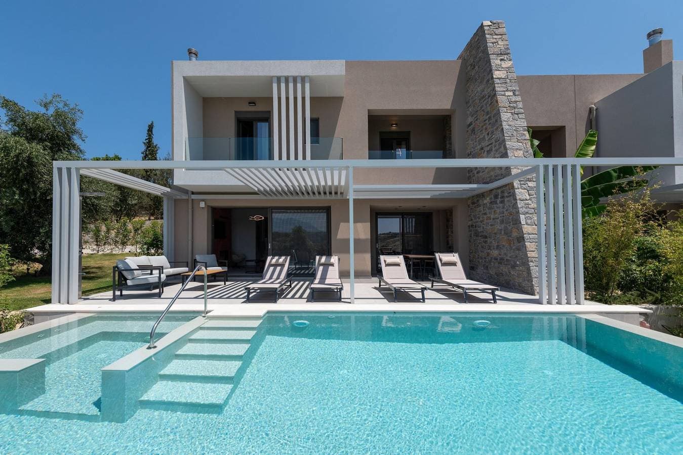 Foto 3 von 64: Villa für 4 Personen mit Terrasse