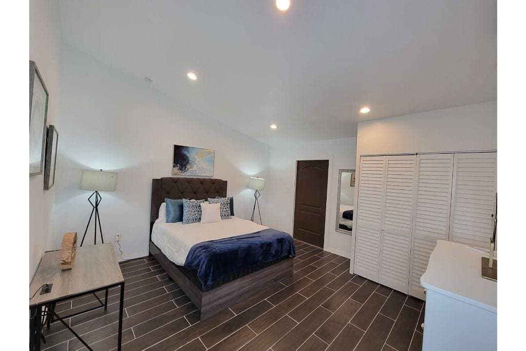Montoya 1 Bdr Luxury Condo 1